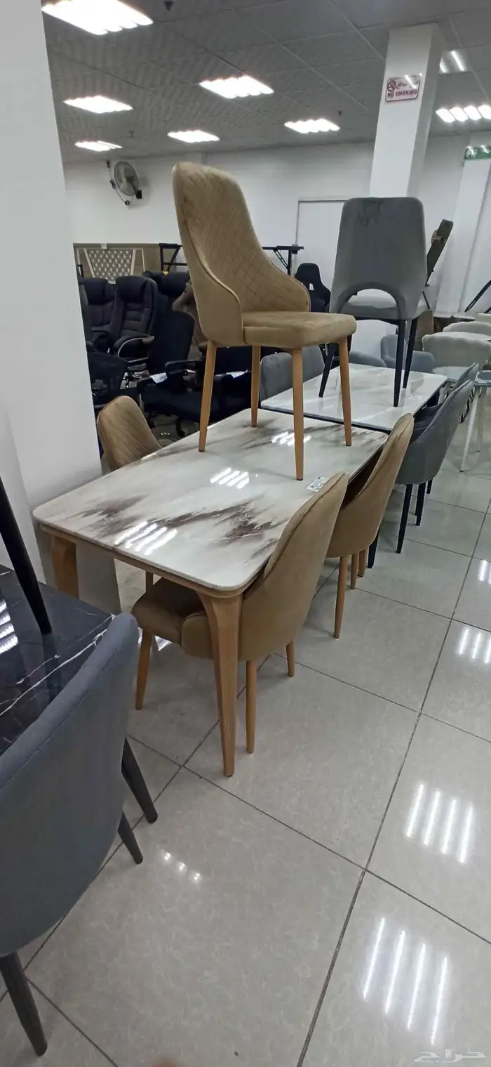 طاولات طعااام 4 و6 كراسي 2