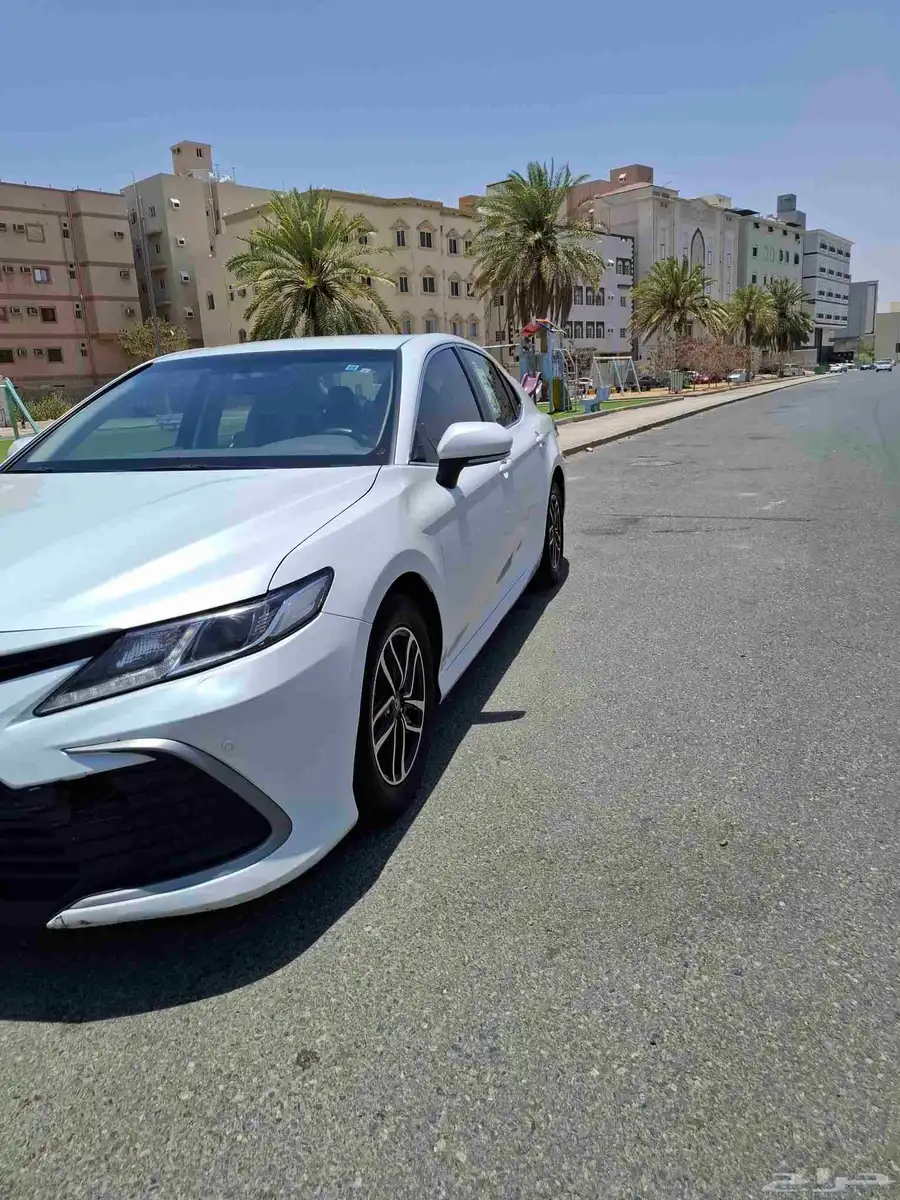 تويوتا كامري 2023 LE بنزين 17