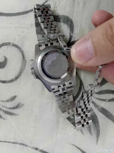 ساعه جديد البيع من الركن السويسري للساعات 6