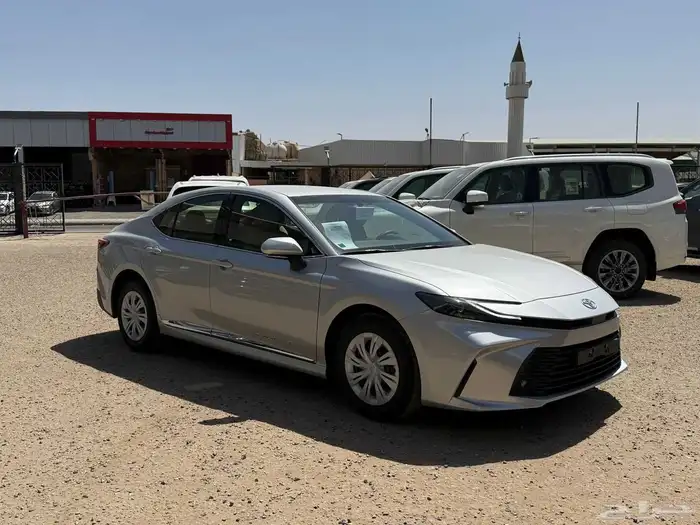 معرض البحرالعربي تويوتا كامري ستاندر خليجي 2025 1