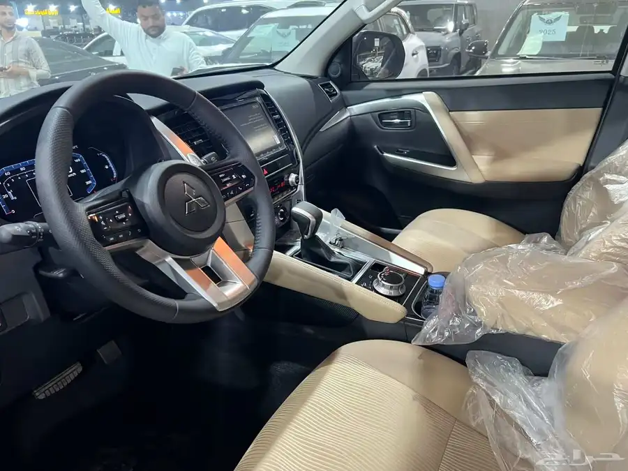 ميتسوبيشي مونتيرو نص فل 2025 7