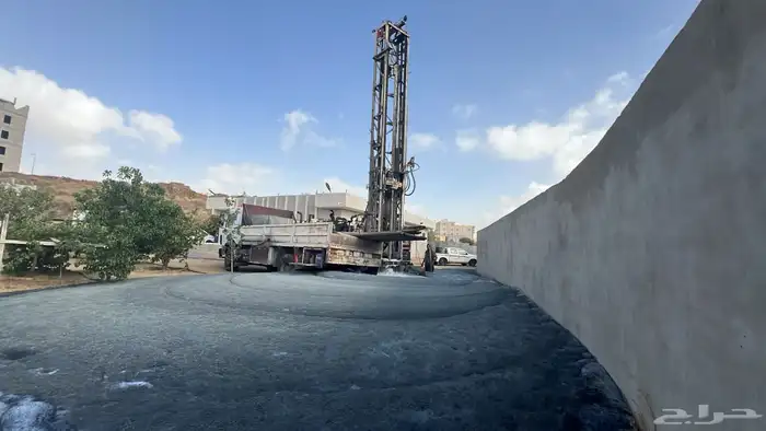 حفار ابار ارتواز مع صطحه مرسيدس و وانيت 4