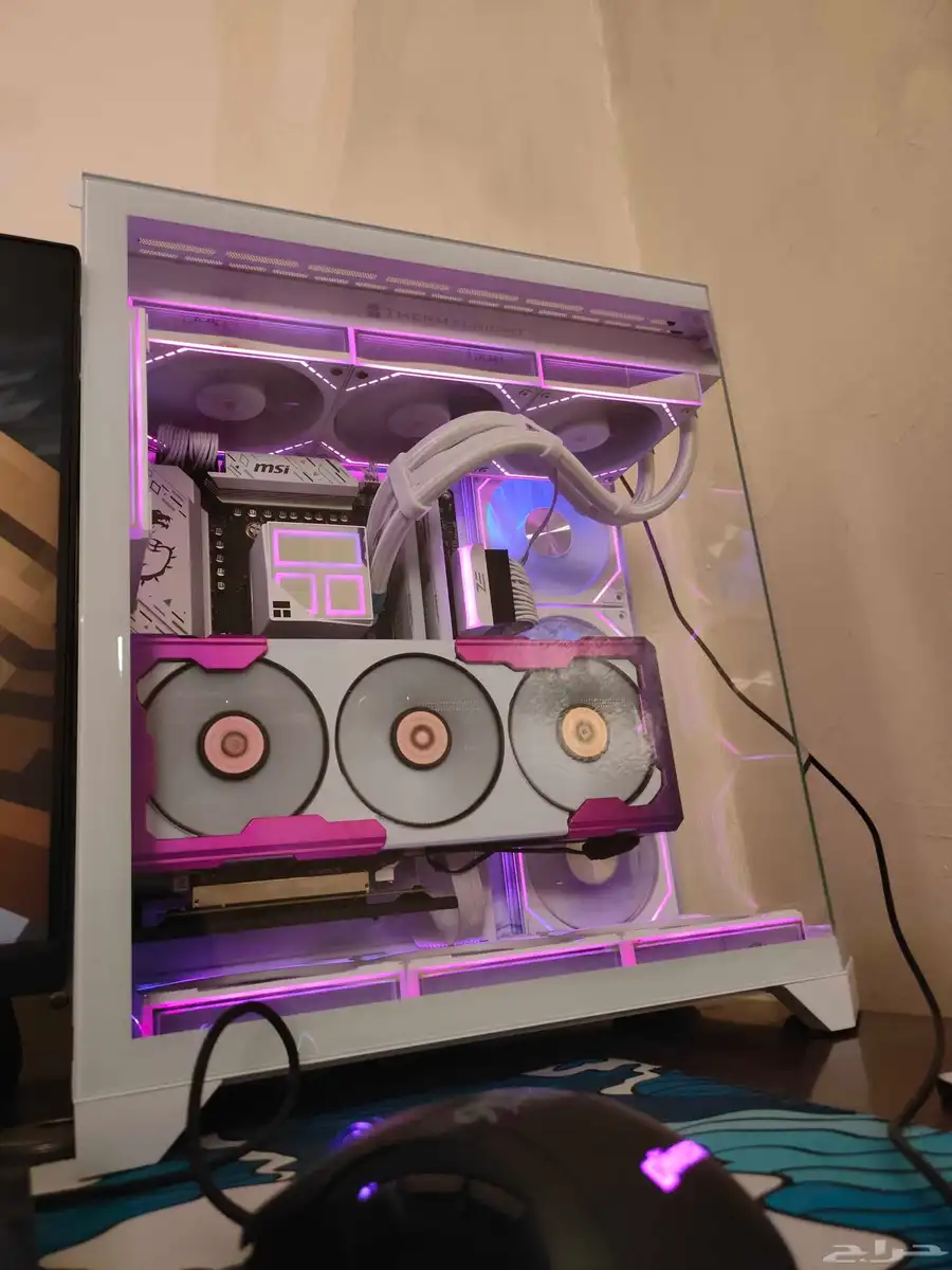 عالسوم تجميعة بي سي كمبيوتر بيضاء قيمنق خارقة Ryzen7 9060xt 0