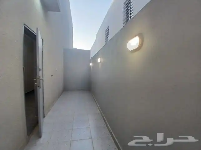للبيع فيلا دورين وملحق أحد رفيده خلف مدارس صفوان من 870 ألف 26