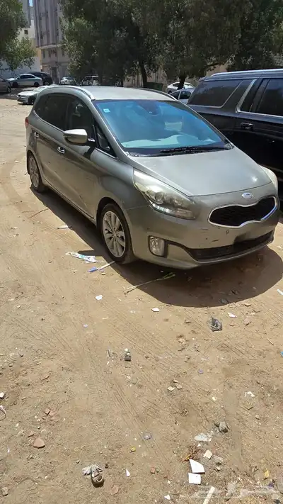 كراسي مساعدات كيا كارينز 2015 5