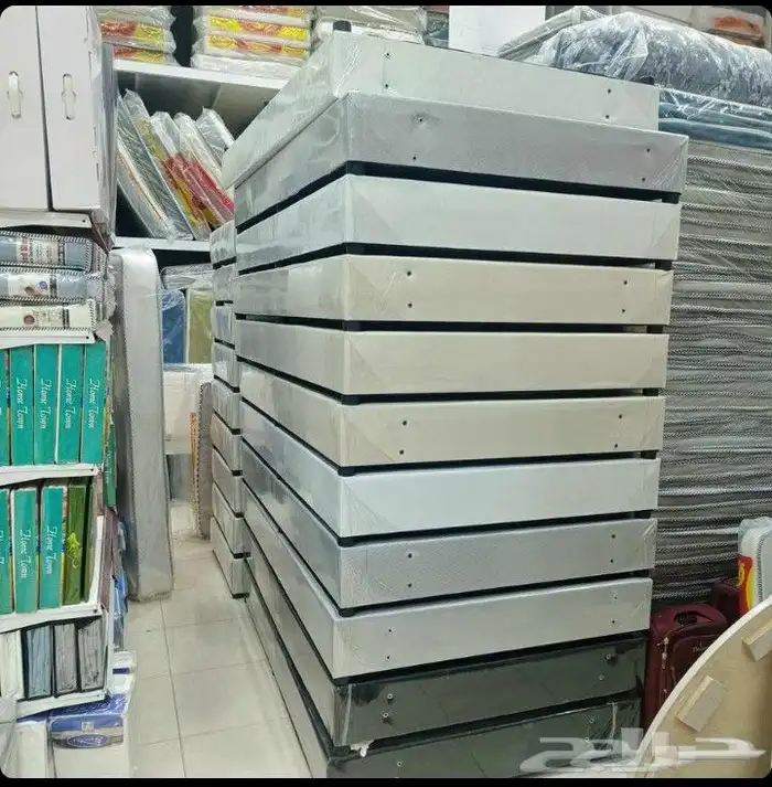 سراير حديد ومراتب وبطانيات دولايب خشب و حديد 21