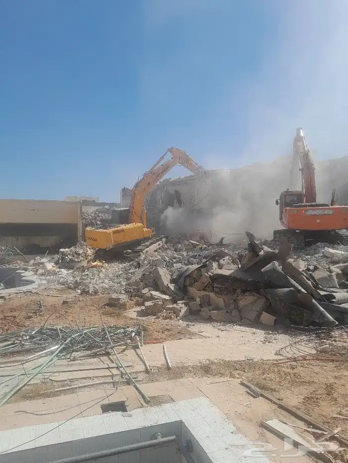 هدم وحفر اراضي 1
