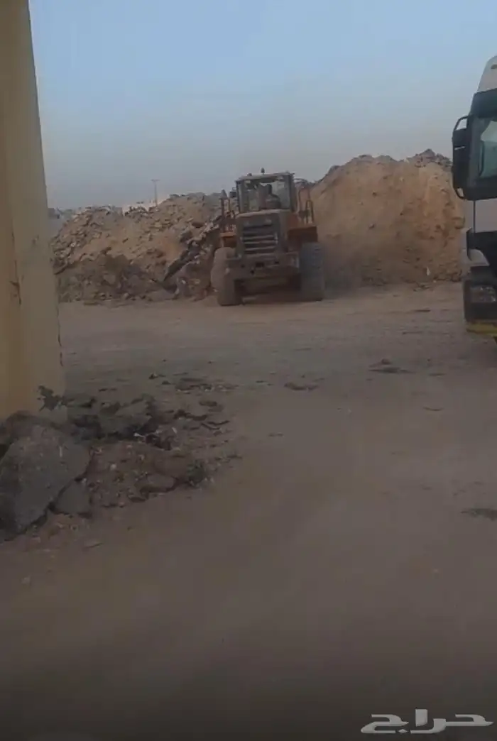 حفر وترحيل وتوريد جميع مواد البناء بجميع انواعها تسويه مواقع 4