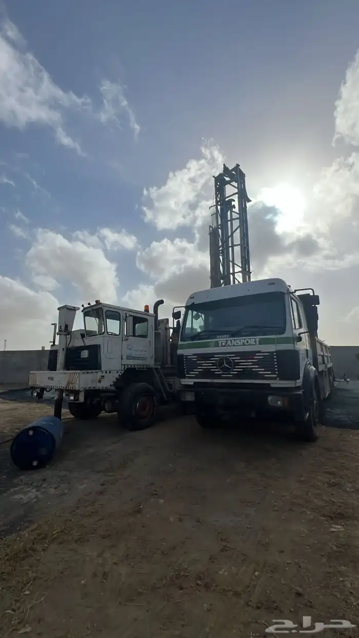 حفار ابار ارتواز مع صطحه مرسيدس و وانيت 1