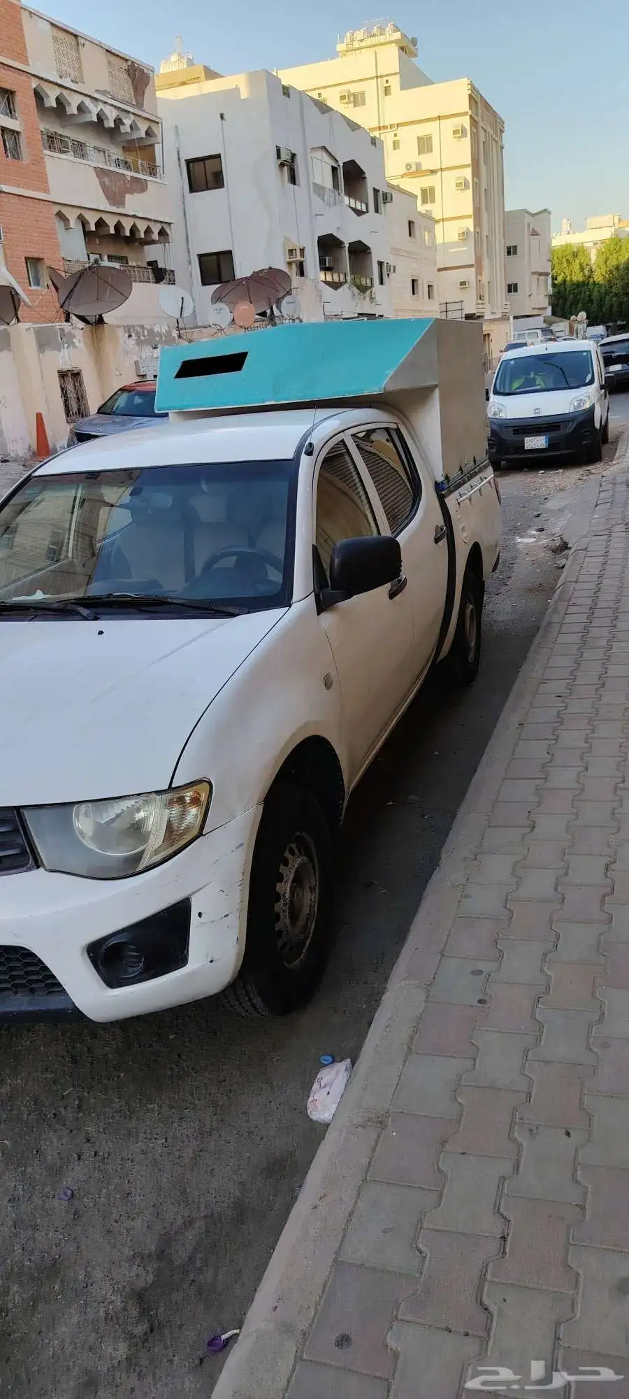 السلام عليكم سياره ميتسوبيشى موديل2014ديزل ماشي 280الف 1