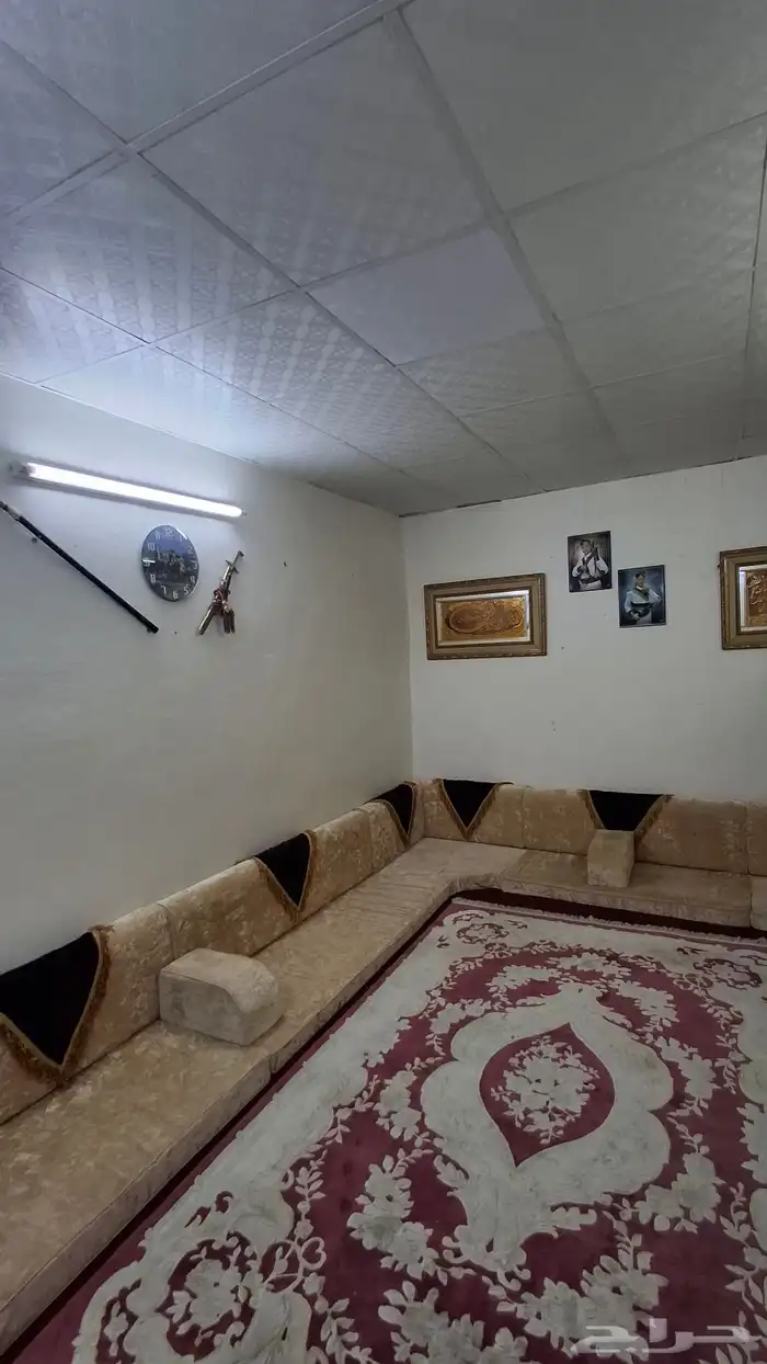 مجلس عربي باطرمه مقاس 4 7 شبه جديد اسفنج ظغط قوي ب1400 1