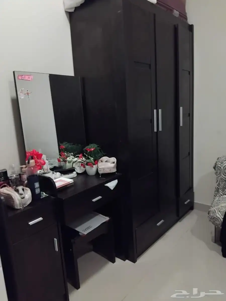 Complete Bedroom Set for Sale   Gently Used   Well-Maintaine 2