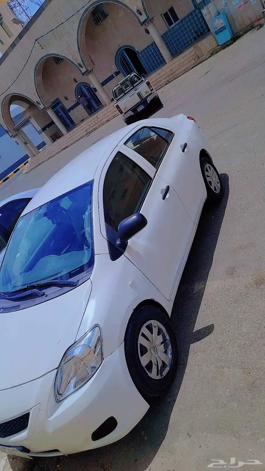 يارس ابيض للبيع مكينه وقير وشاص على الشرط 2