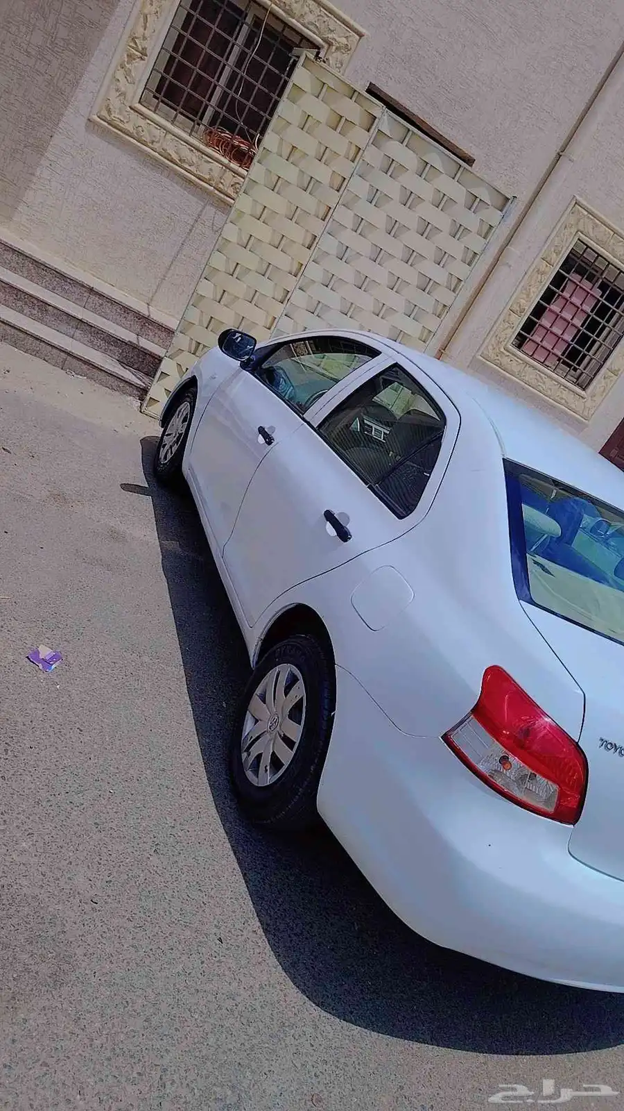 يارس ابيض للبيع مكينه وقير وشاص على الشرط 1
