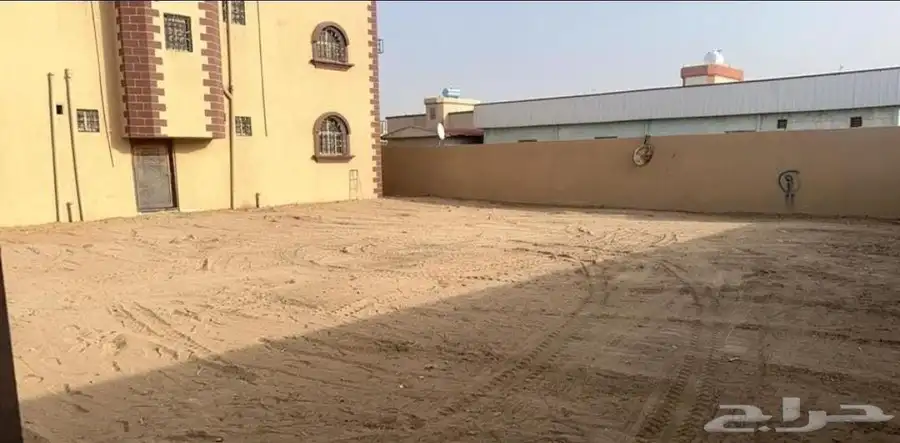 للبيع عمارة في مساحة كبيرة جدا 3