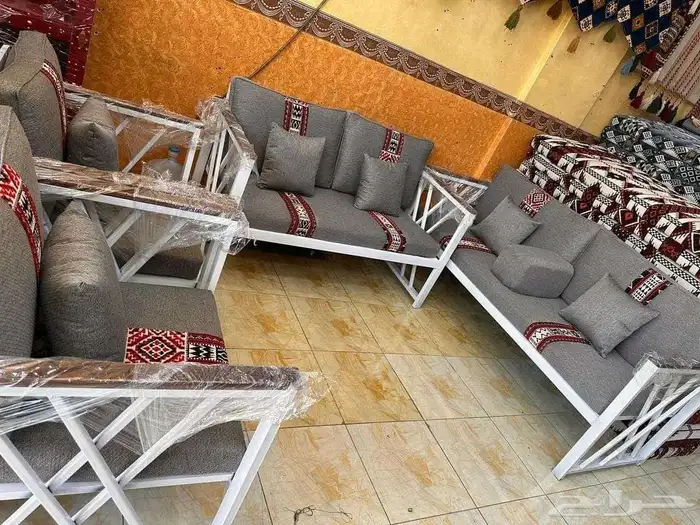 طقم جلسات خارجية حديد و خشب 3