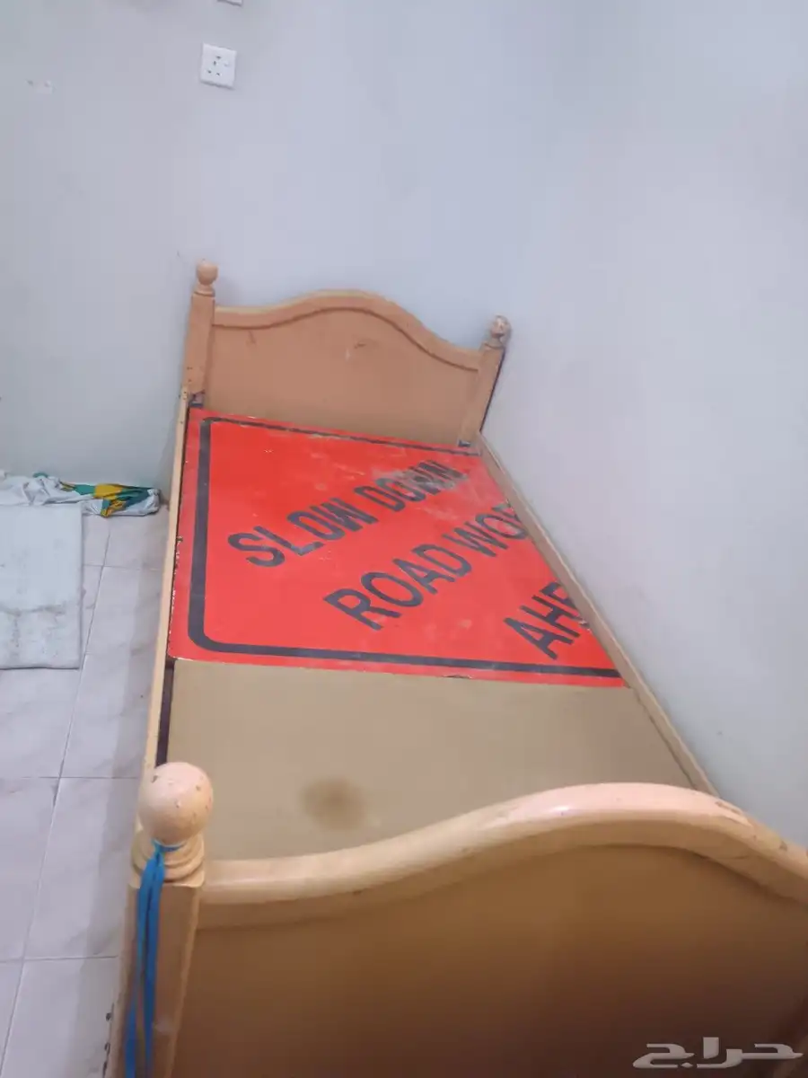 دواليب رفوف سرير خشب للبيع مستعجل 4