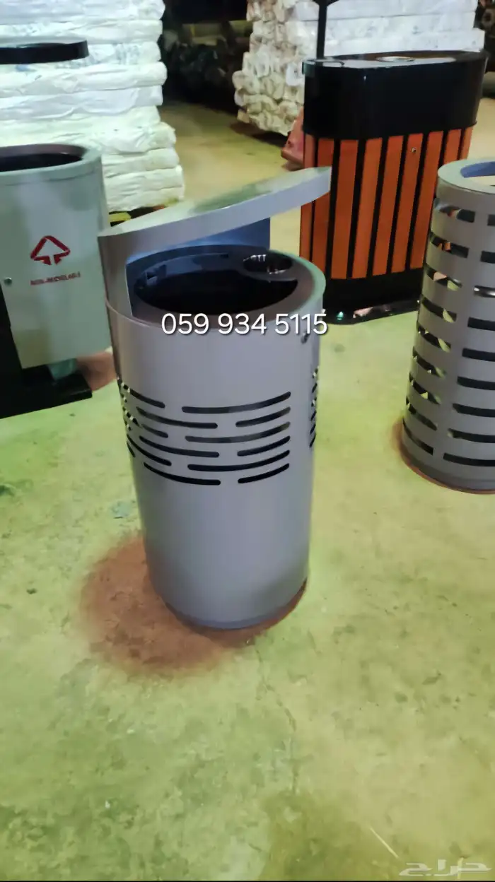 سلات نفايات مدارس ملاعب محطات انتظار الحافلات والقطار المطار 1