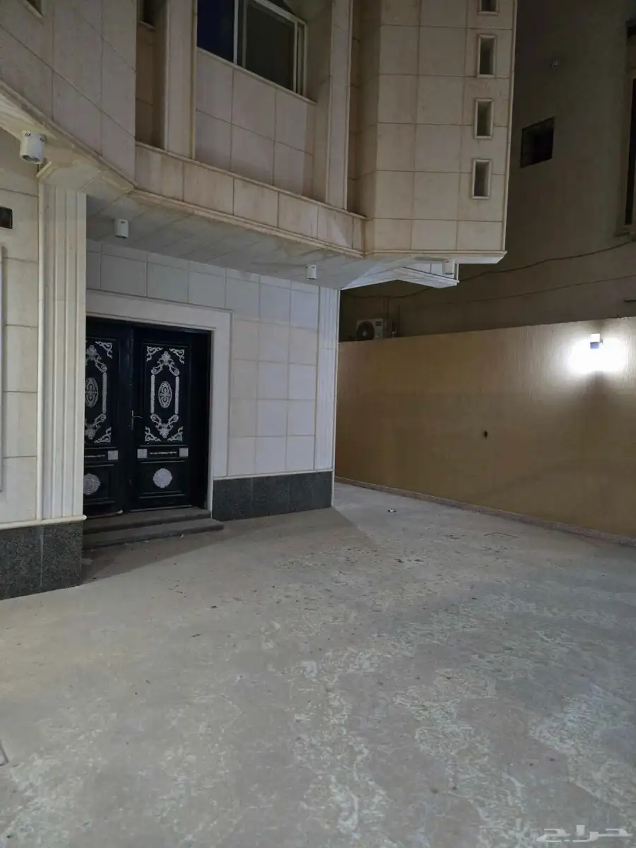 دور للايجار مساحته 525 6
