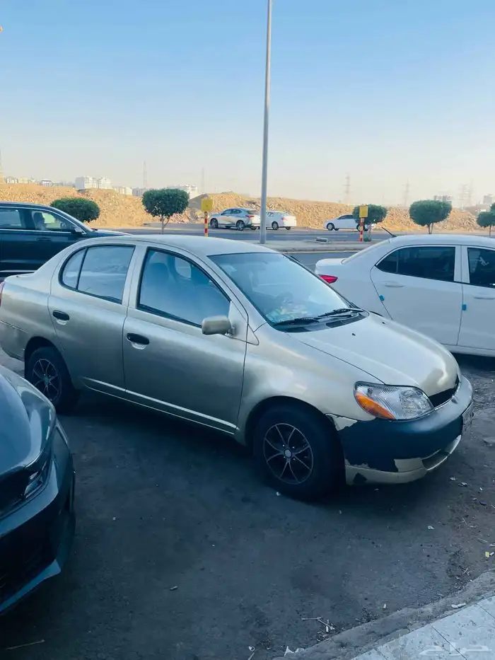 تويوتا ايكوا 2000 0