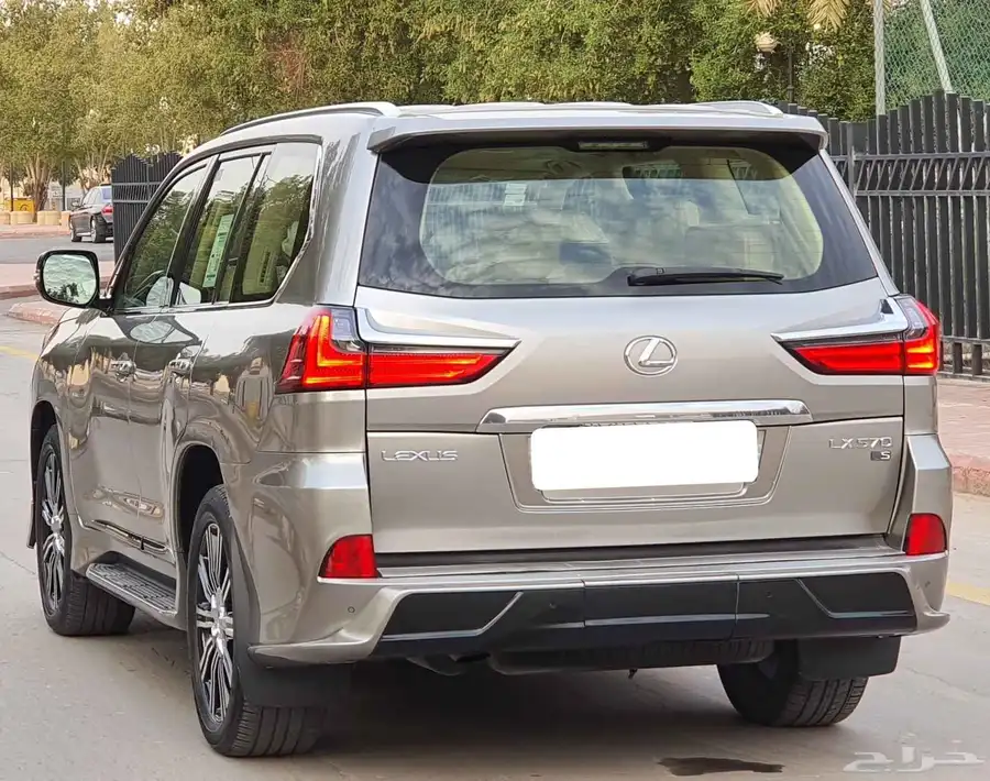 لكزس 2018 LX570 فل سعودي 5