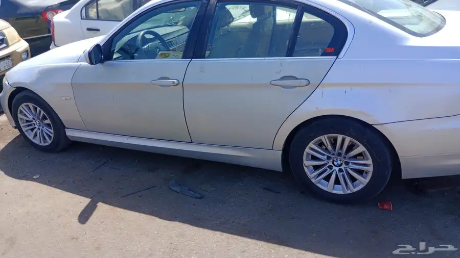بي ام دبليو الفئة الثالثه 323 تشليح قطع غيار BMW 323i 2