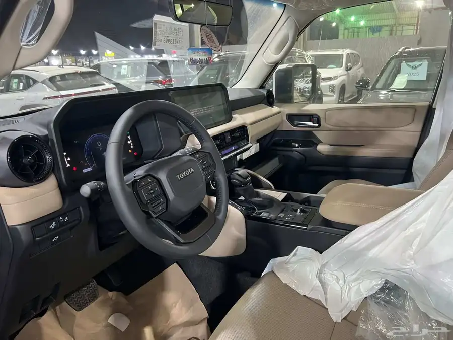 تويوتا لاندكروزر برادو TXL2 بنزين 2025 7