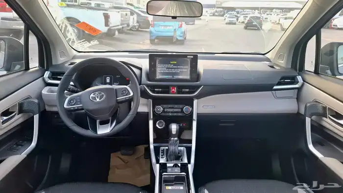 تويوتا فيلوز GLX 2025 6