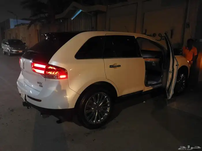للبيع لينكولن MKX موديل 2011 فل كامل دفع رباعي (AWD) 0