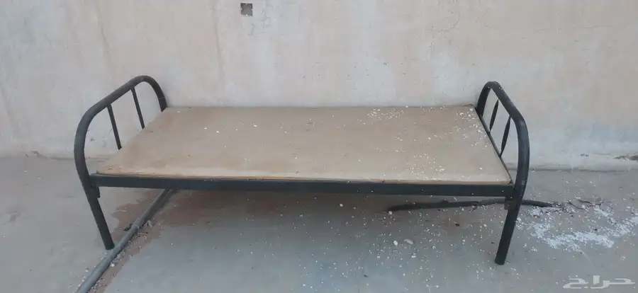 سرير حديد 1