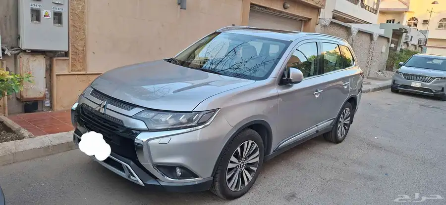 ميتسوبيشي اوتلاندر 2019 11