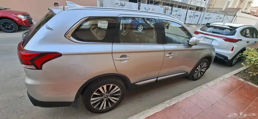 ميتسوبيشي اوتلاندر 2019 13