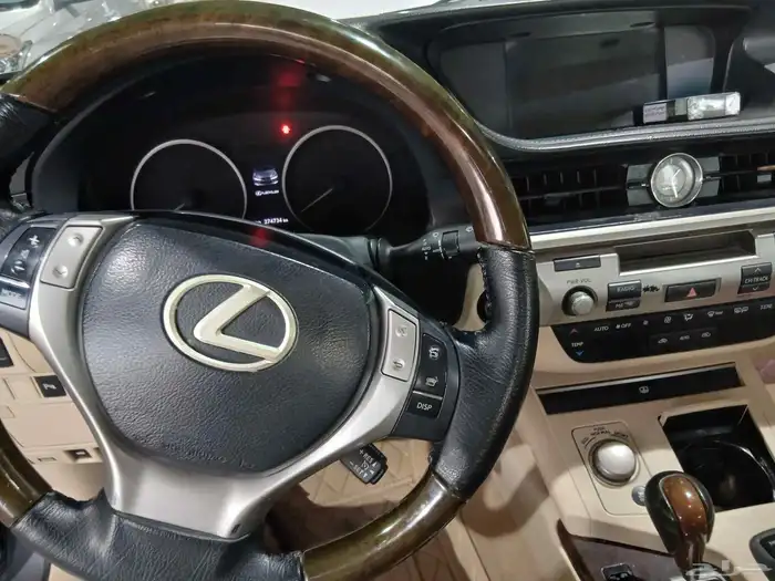 الكزز 350 اي اس موديل2014 1