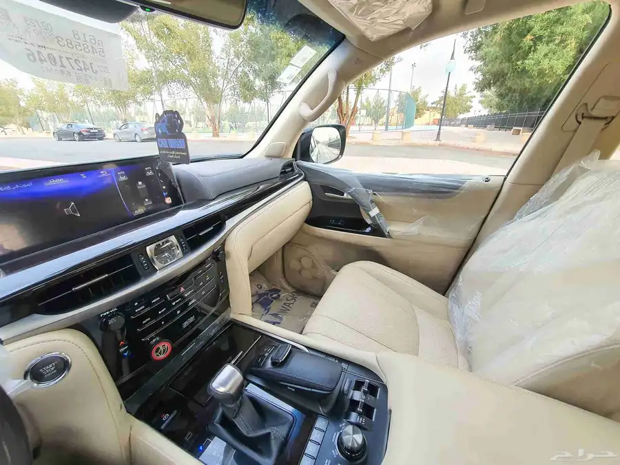 لكزس 2018 LX570 فل سعودي 12