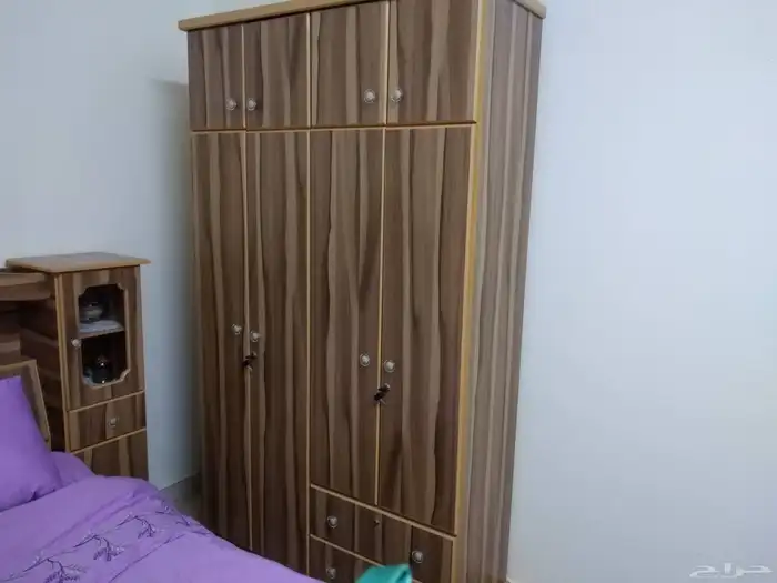 على السوم غرفه نوم ودولاب وتلفزيون 1