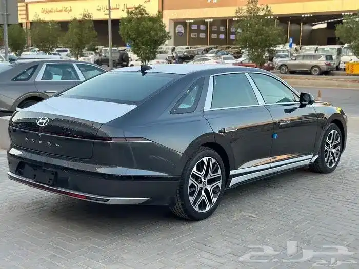 هيونداي ازيرا كلاسيك 2025 الفخامة و الأداء مع الانسيابية 4