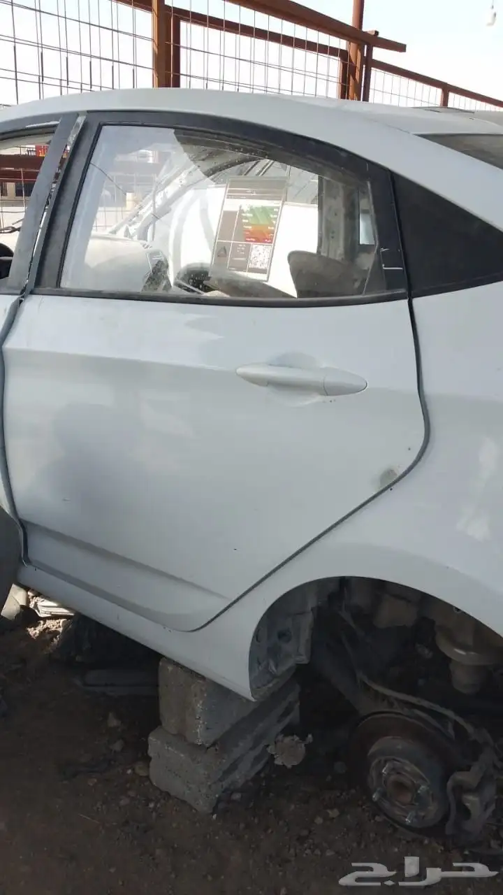 يوجد لدينا قطعا غيار تشليح سيارات هنداي مثل النترا اكسنت سنا 3