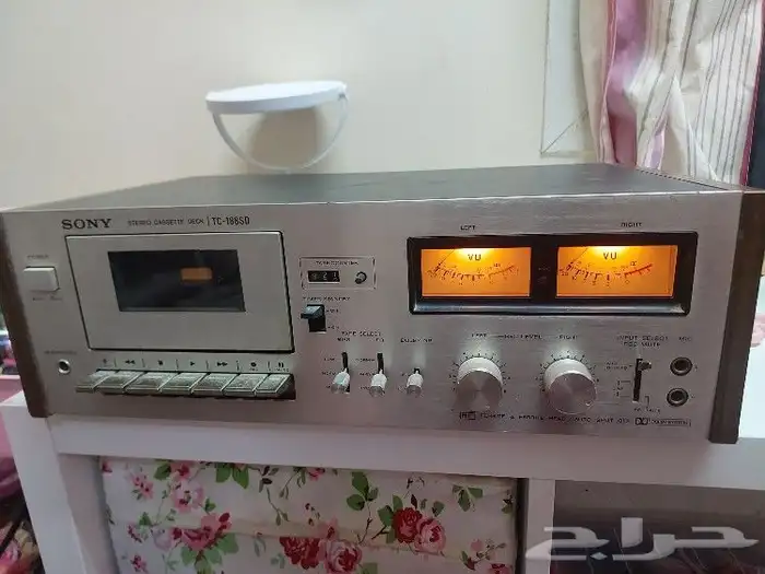 مشغل كاسيت سوني من السبعينات 0