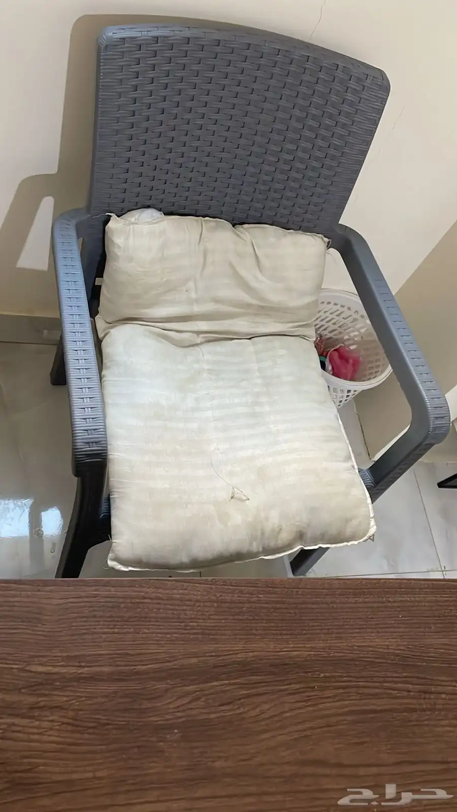 مكتب يعتبر جديد وكرسي   مطلوب 200ريال بدون توصيل 1