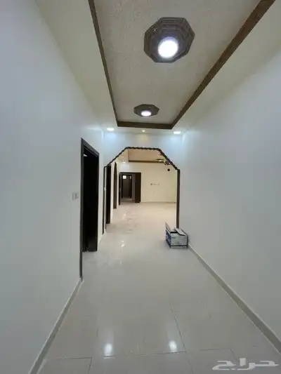 للايجار شقة علوية بحي الناصرية 4