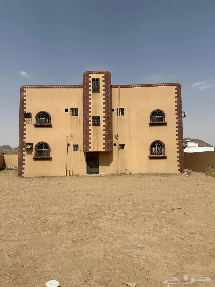 للبيع عمارة في مساحة كبيرة جدا 0