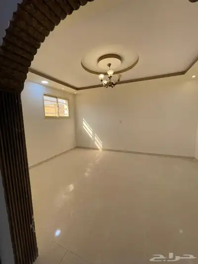 للايجار شقة علوية بحي الناصرية 0