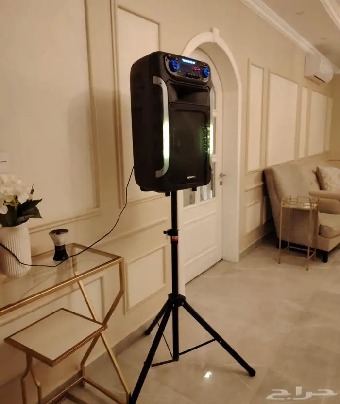 تاجير سماعات بلوتوث تاجير كرسي و طاولات وكراسي 1