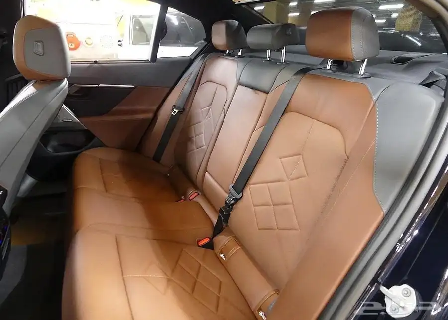 للاستيراد من كوريا _ BMW _ 530i mkit _ 2024 11