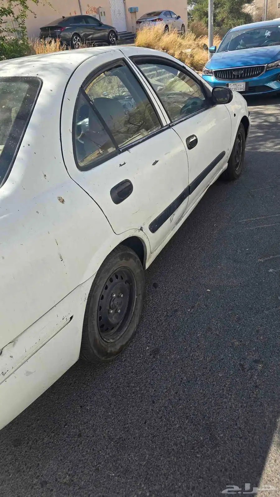 لوحة مكونة من ثلاث ارقام للبيع ب 3000 الاف مع السيارة ب 5000 5