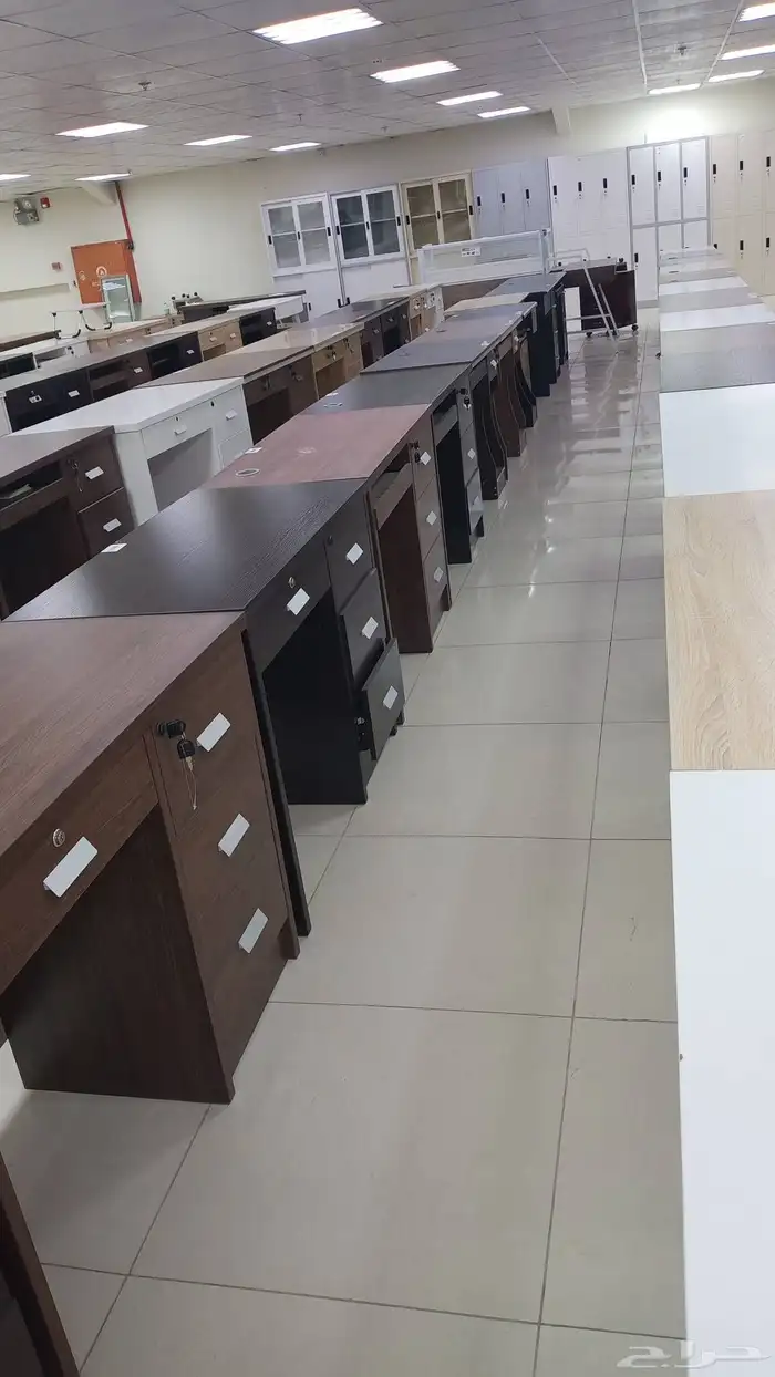 مكاتب وطاولات اجتماعية وكنب مكتبي و وكل ما هو جدد ا 11