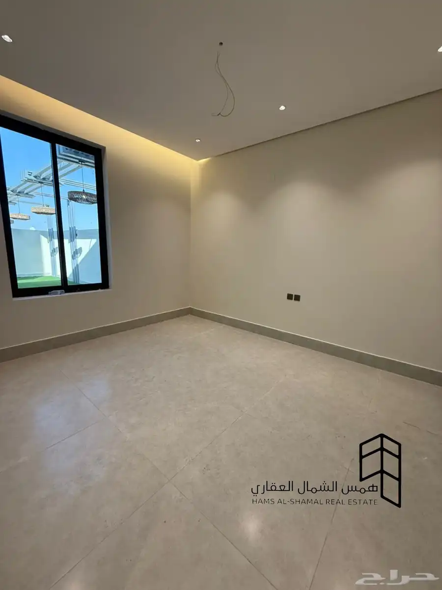 للبيع فيلا روف علوي حي البوادي 4
