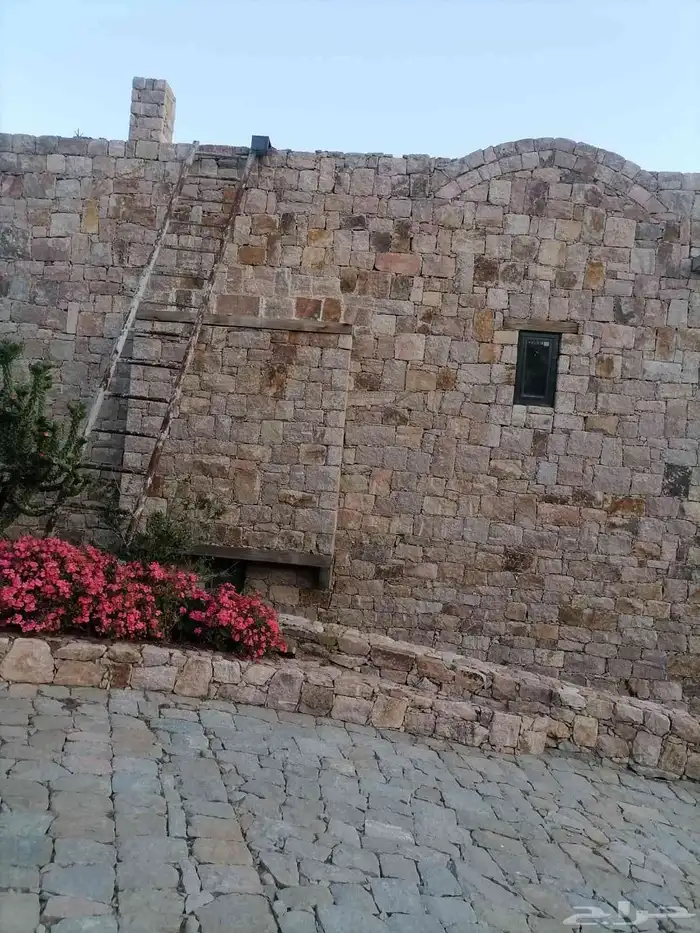 نقوم بعمل حجر والطين والخشب والتراث بجميع انواعه 8