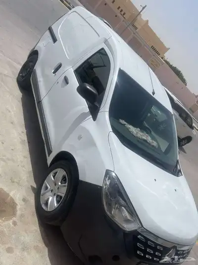 باص ريونو 2021 للإيجار الشهري لتواصل وتساب 1