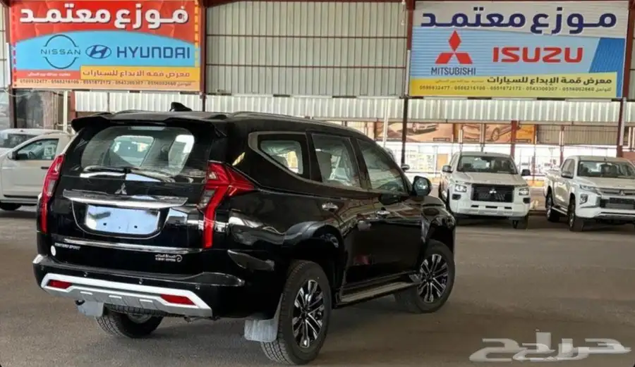 ميتسوبيشي مونتيرو 2023 1
